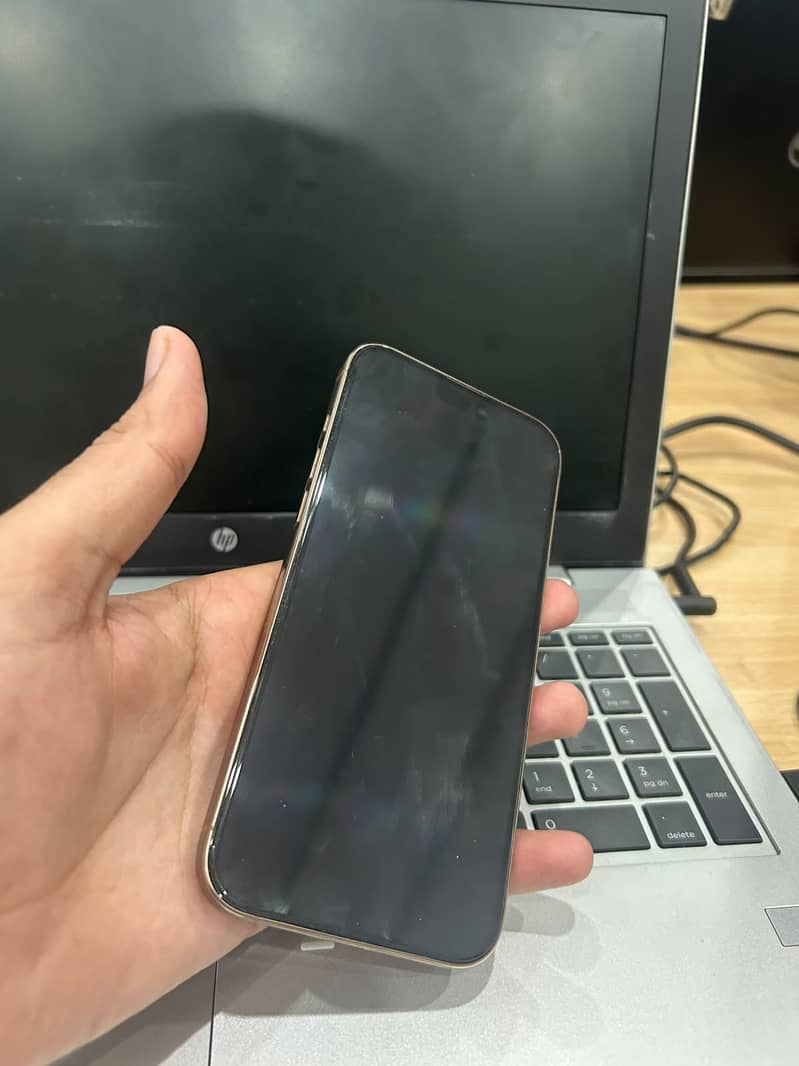 Apple iPhone 16 Pro Max 7