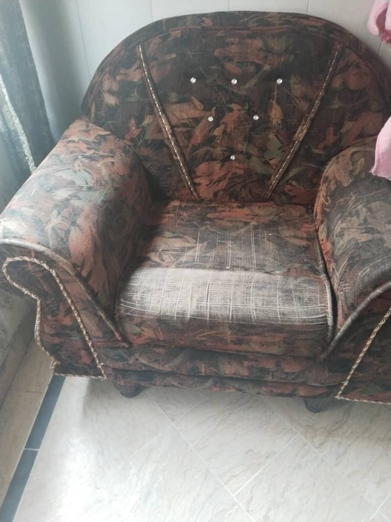 6 Seater Sofa Set in Good Condition 1
