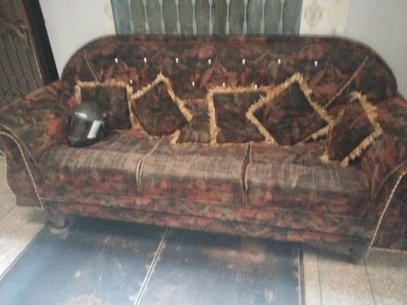 6 Seater Sofa Set in Good Condition 2