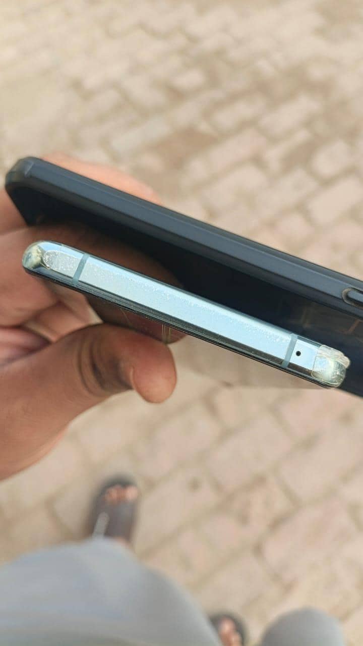 One Plus 10 Pro 4