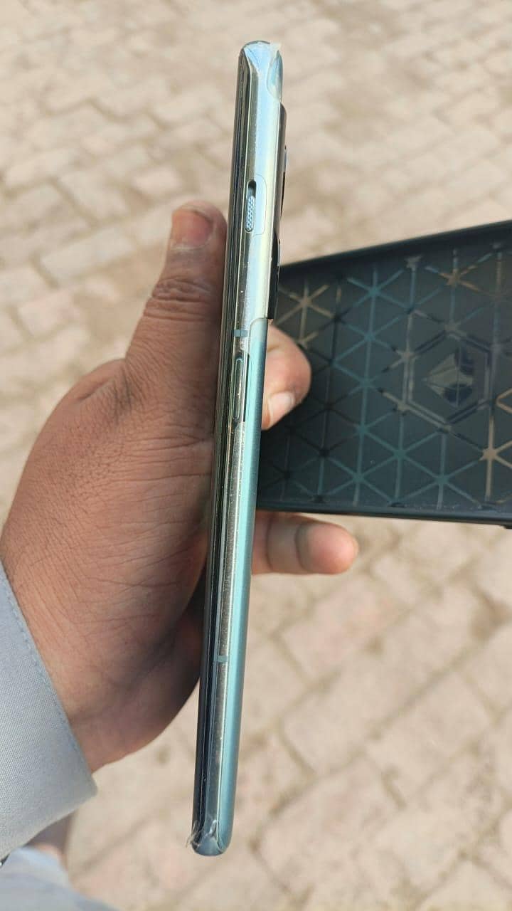 One Plus 10 Pro 5