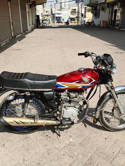 20MODEL 125 RED COLOR