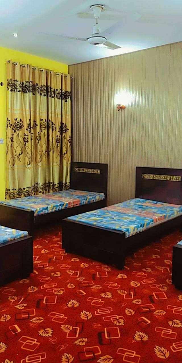 Executive Boys Hostel 10