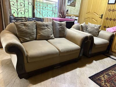 Gently Used Sofa Set – Good Condition