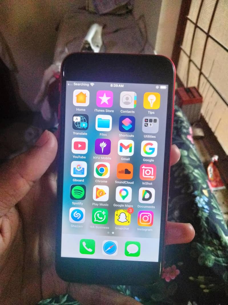 IPHONE SE Red 1