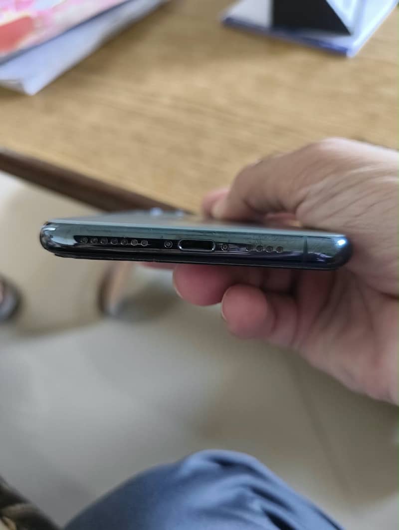 iphone 11 Pro Max 1