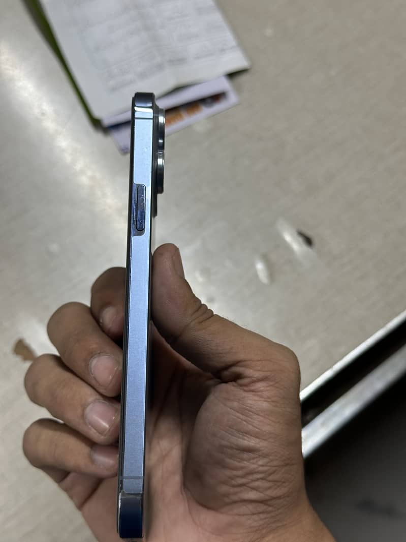 Apple iPhone 13 Pro Max 1