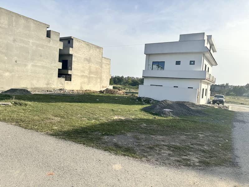 10 Marla Plot For Sale 3