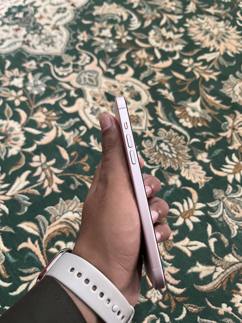 IPhone 15 6