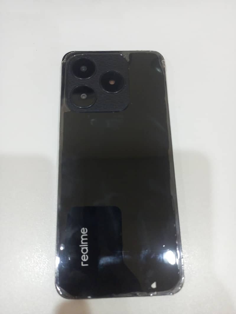 Realme C63 0
