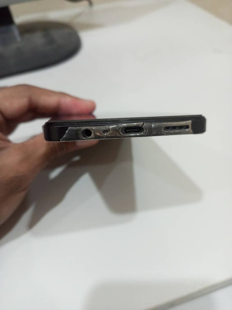 Realme C63 3