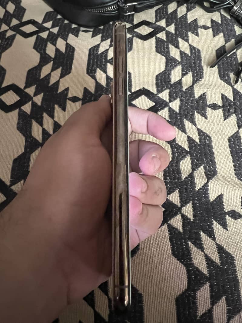 Apple iPhone XS Max 2