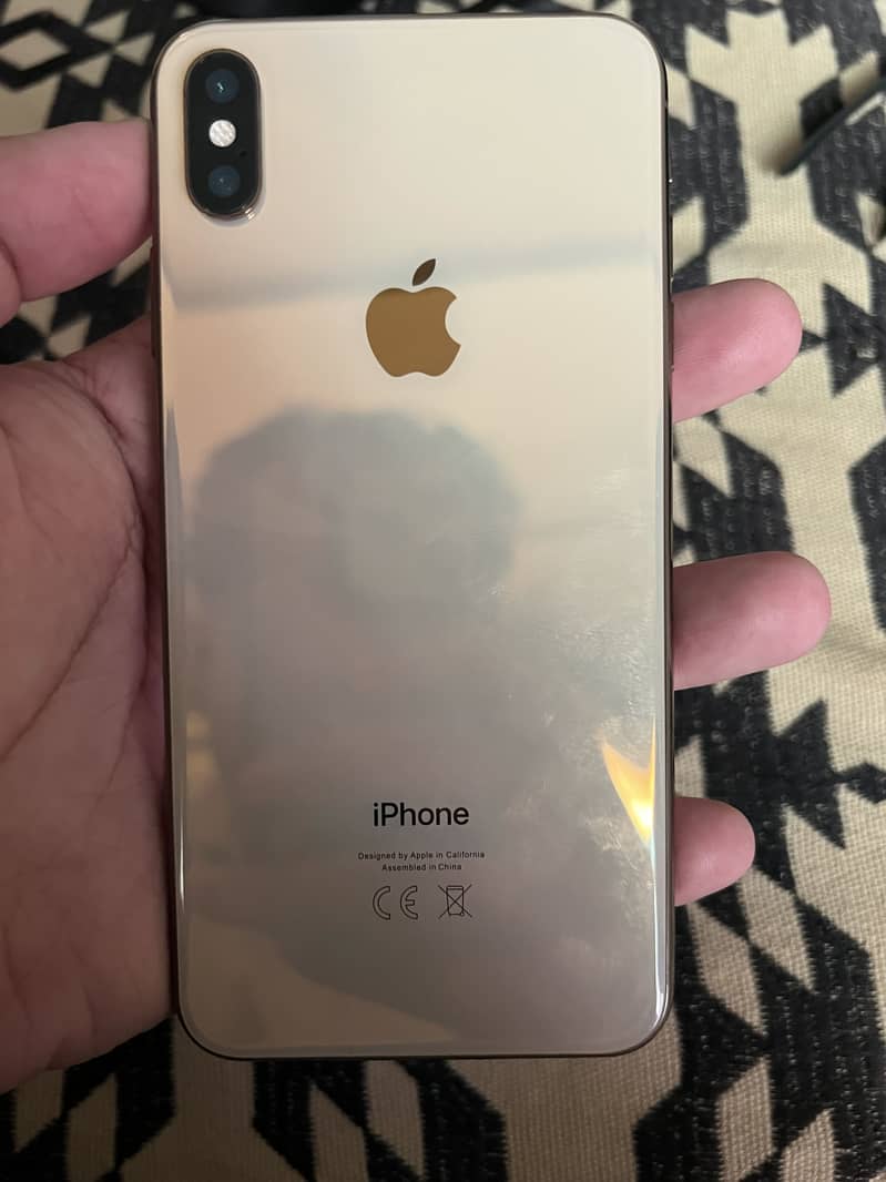 Apple iPhone XS Max 3