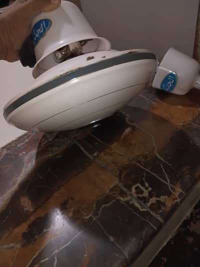 Ceiling fan with blade