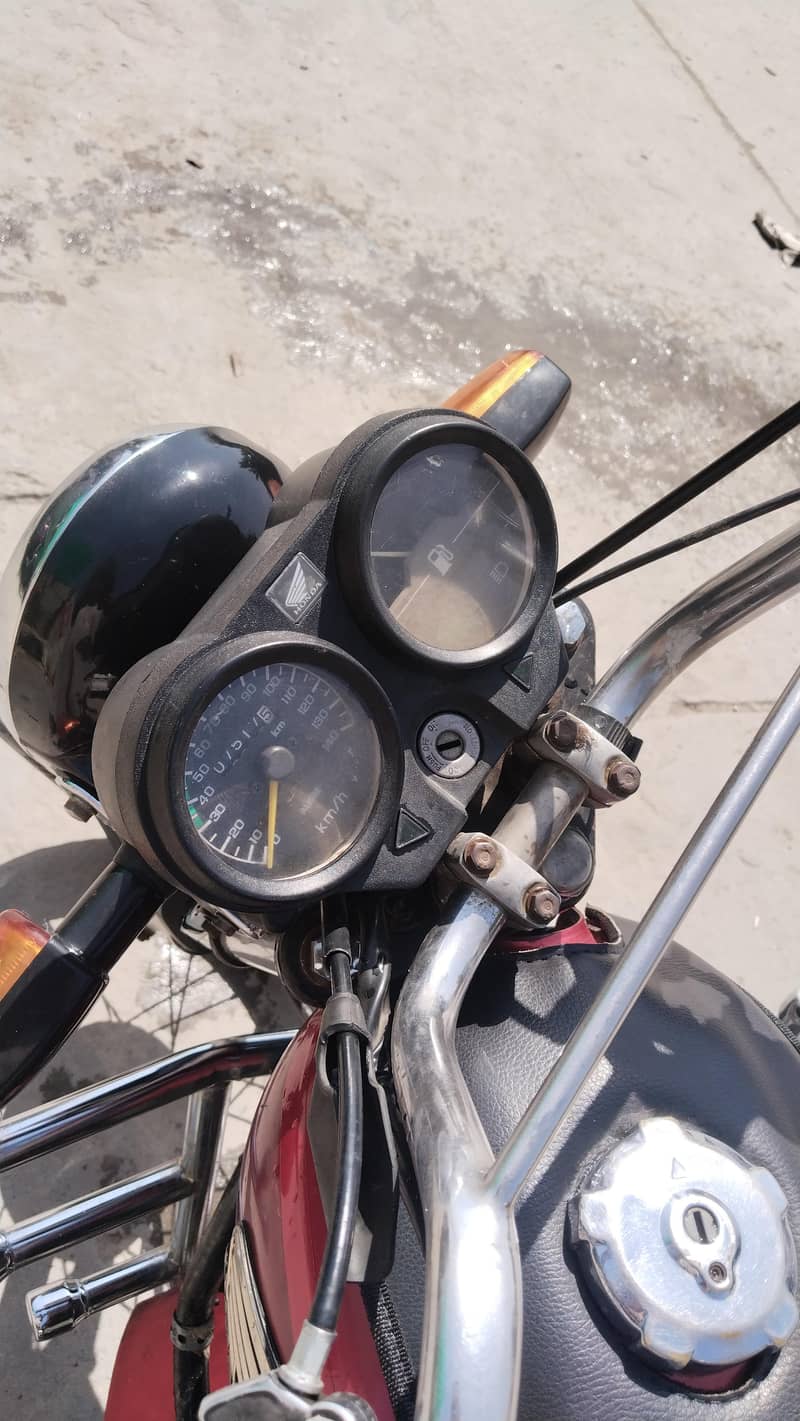 Honda cd100 2010model condition 9/10 8