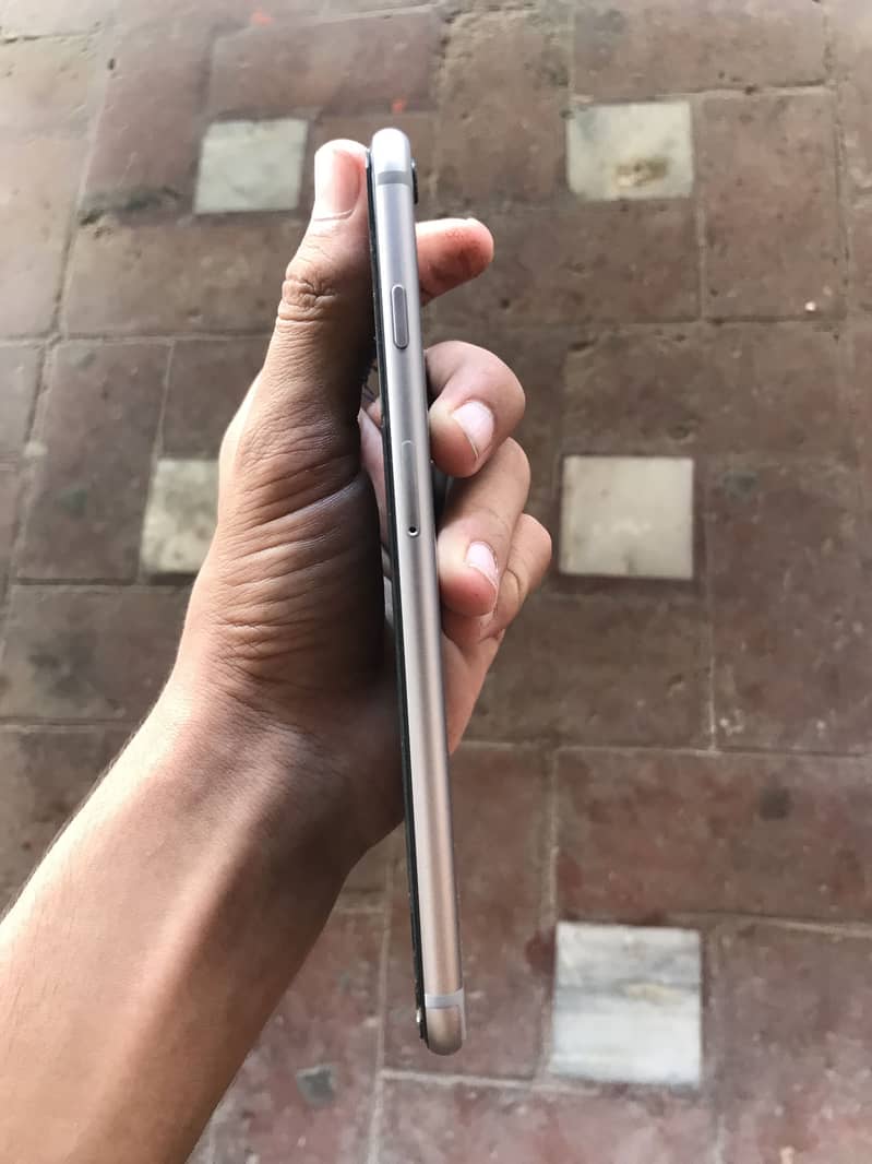 Apple iPhone 6S Plus 4