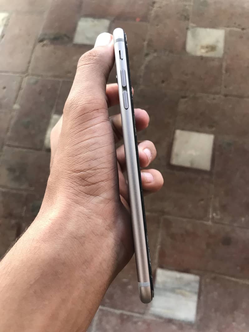 Apple iPhone 6S Plus 5