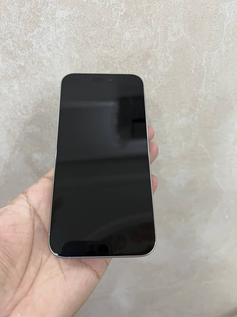 Apple iPhone 15 Pro Max 6