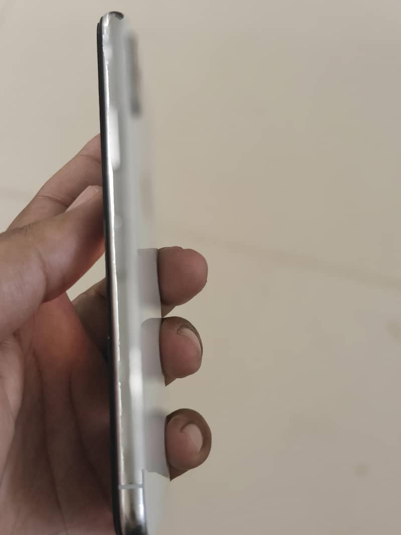 Apple iPhone X 5