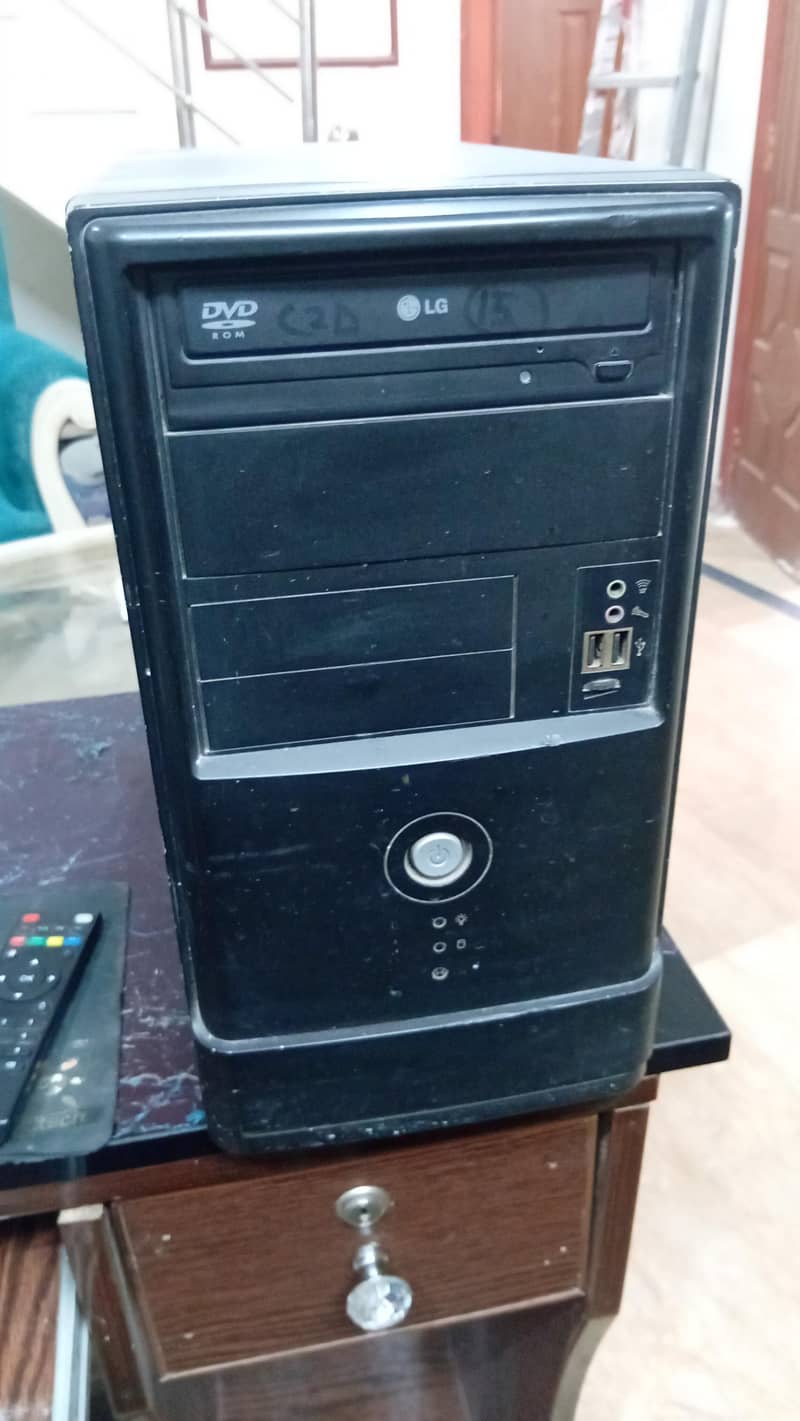 Computer/ Devise Name/DESKTOP-QUJOM3Q 1