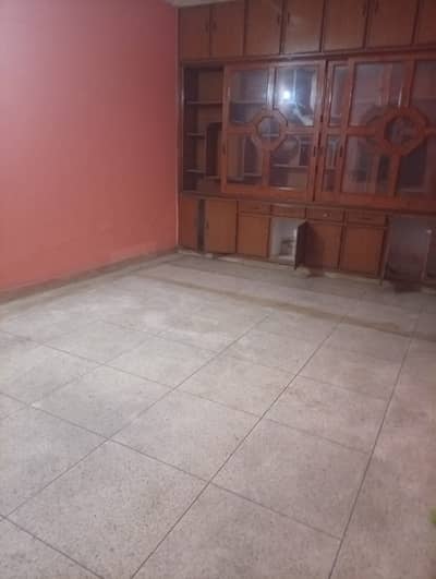 10 MARLA UPPER PORTION AND LOWER PORTION LOCKED IDEAL LOCATION IN AIT