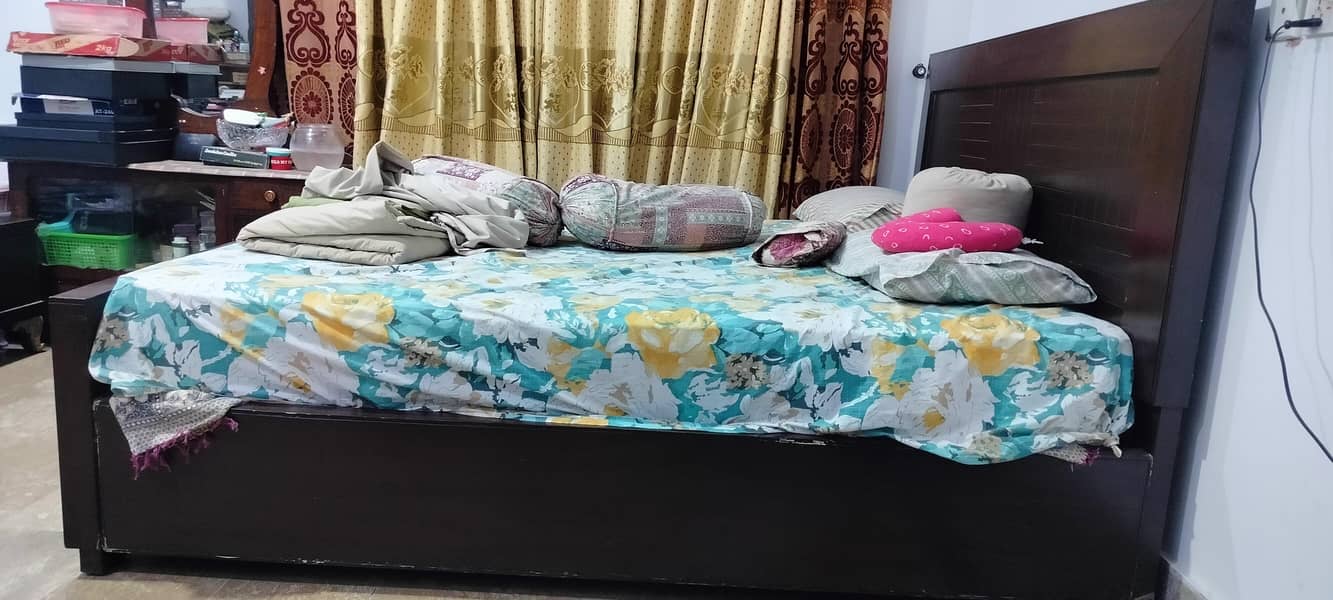 bed set with side tables 1