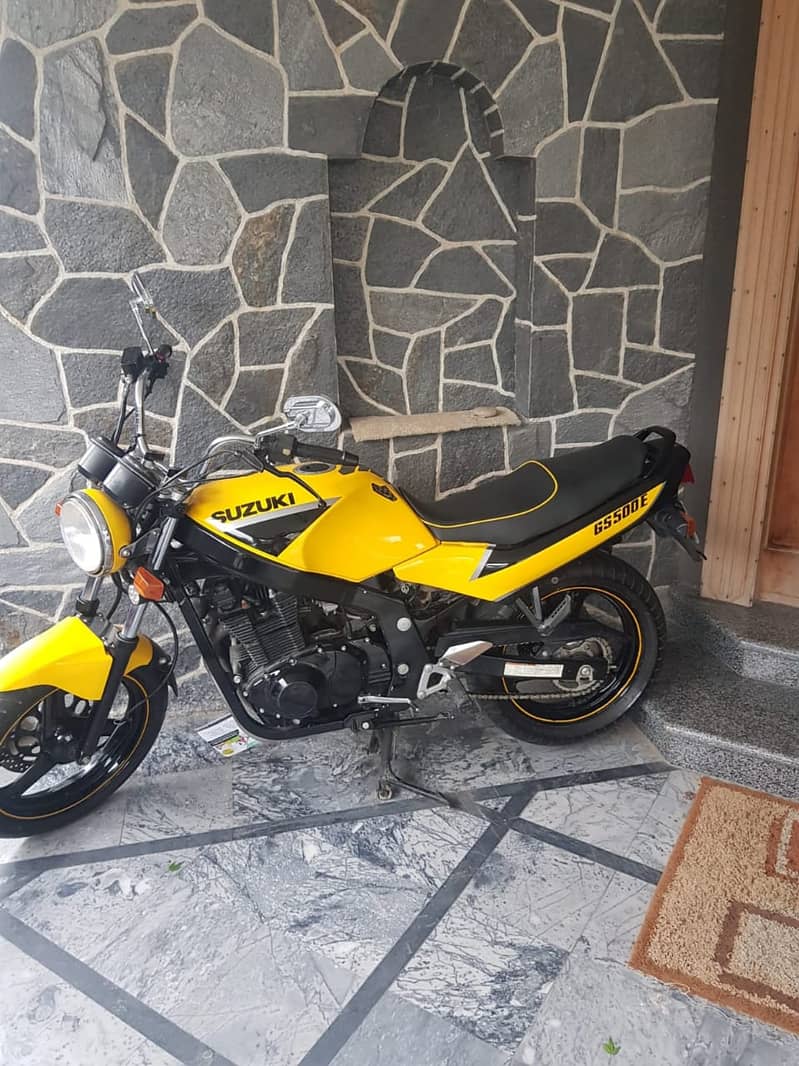 Suzuke GS500E 1