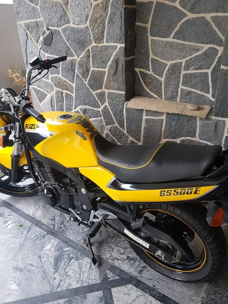 Suzuke GS500E 4