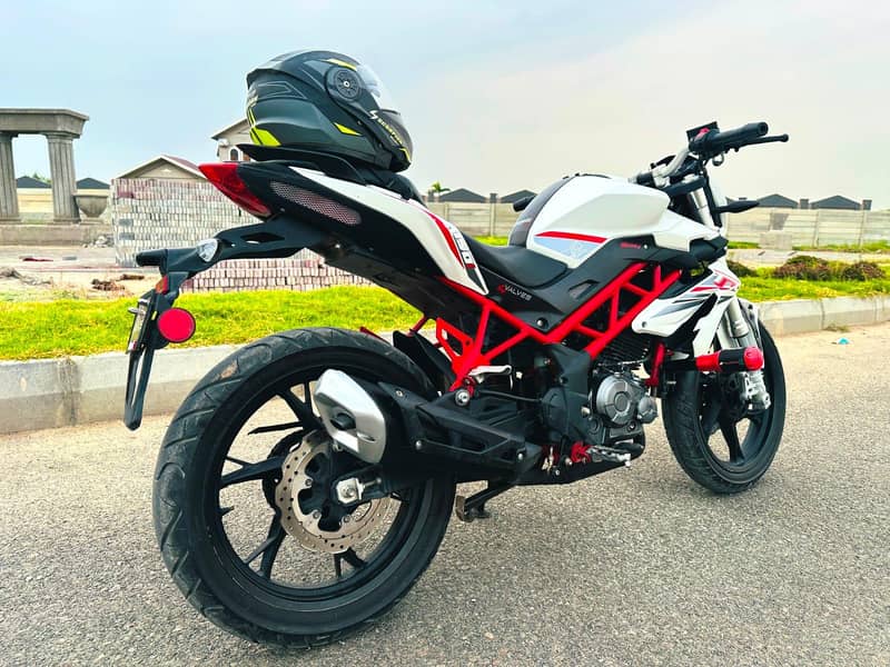 Benneli TNT 5