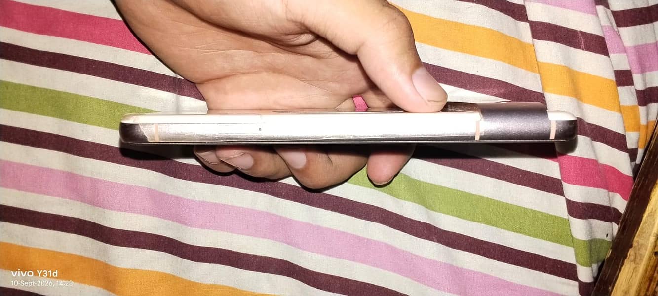 Google Pixel 8 3