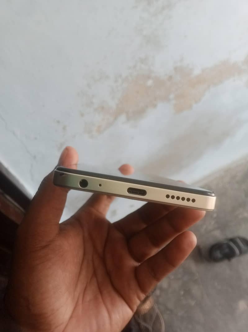 Tecno Spark 20C 2