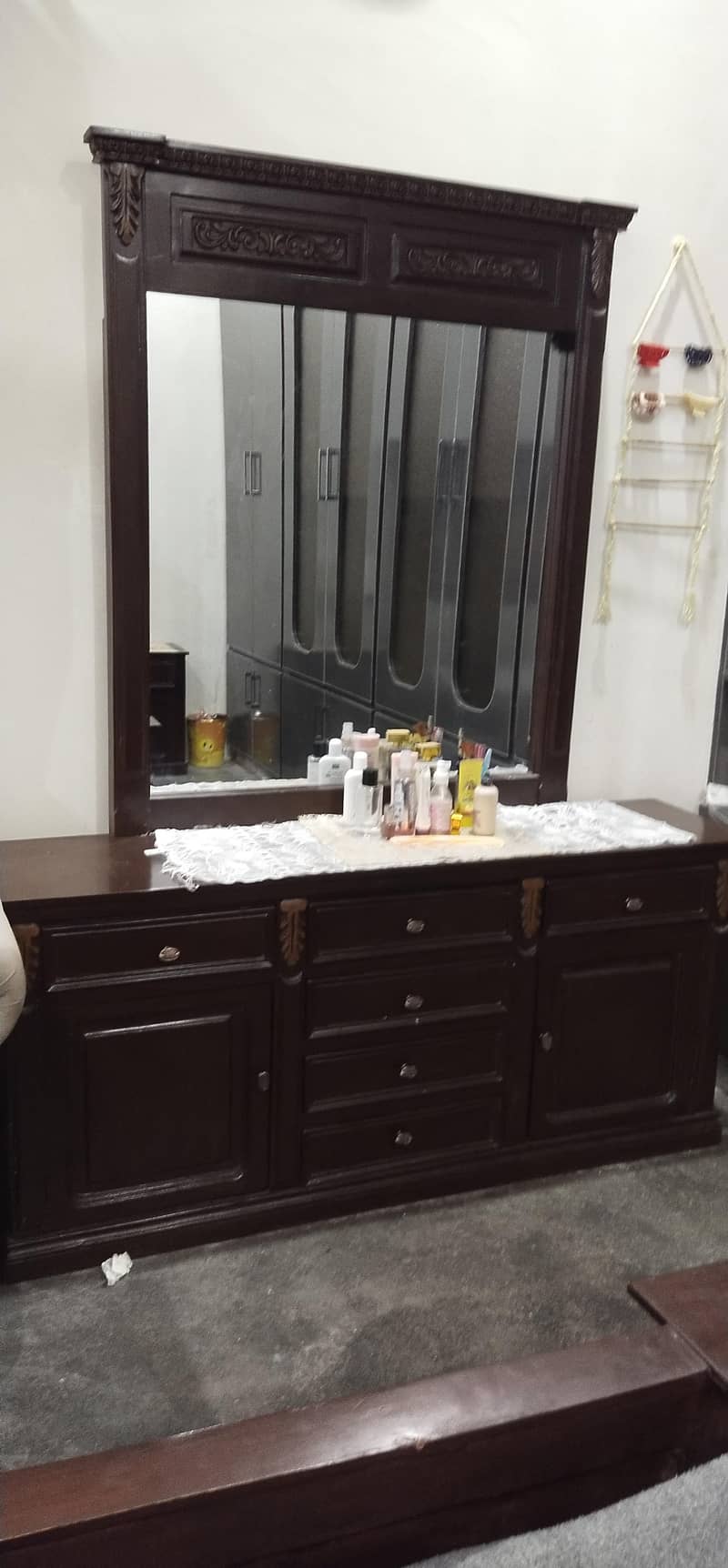 dressing with drawers 1