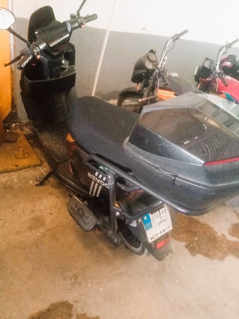 Revoo Electic Bike A12 4