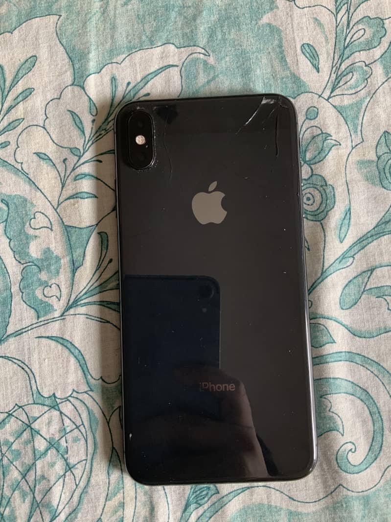Apple iPhone Xs max 1