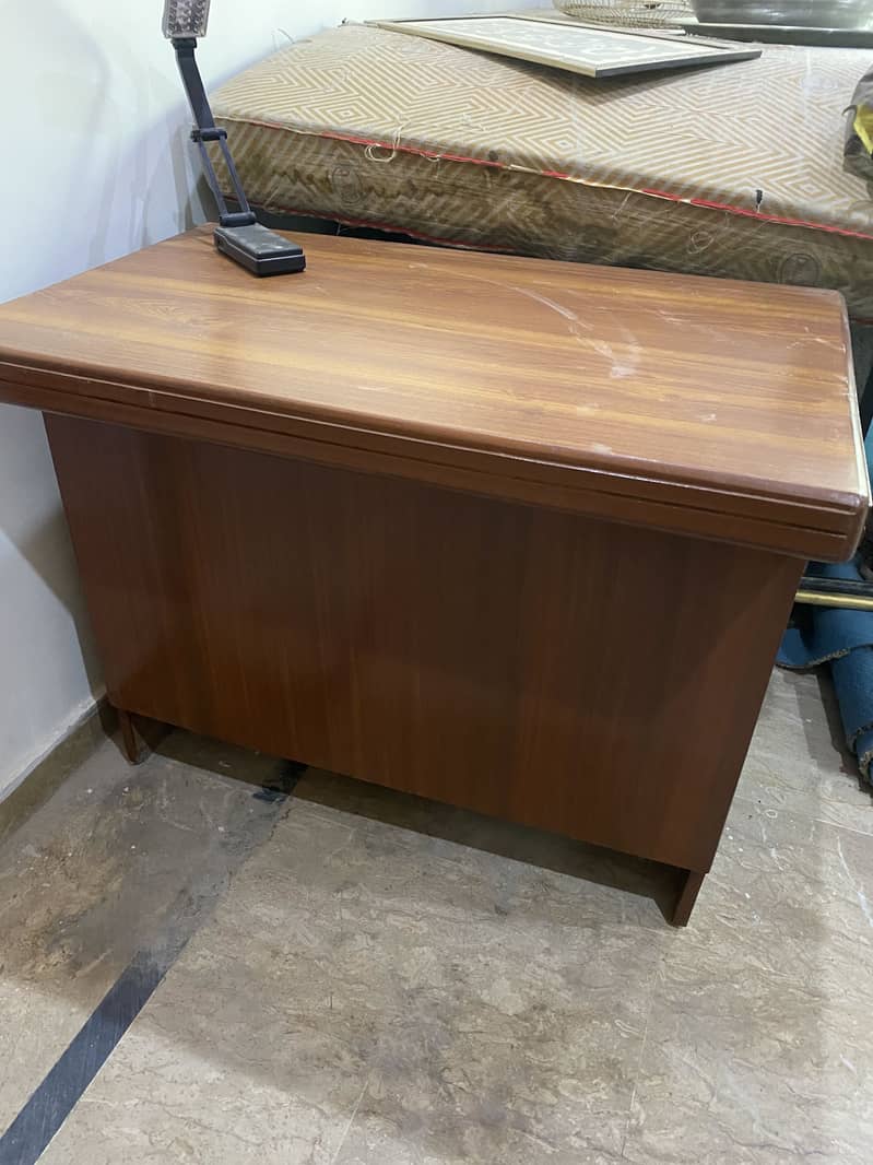 Study table and chair 3