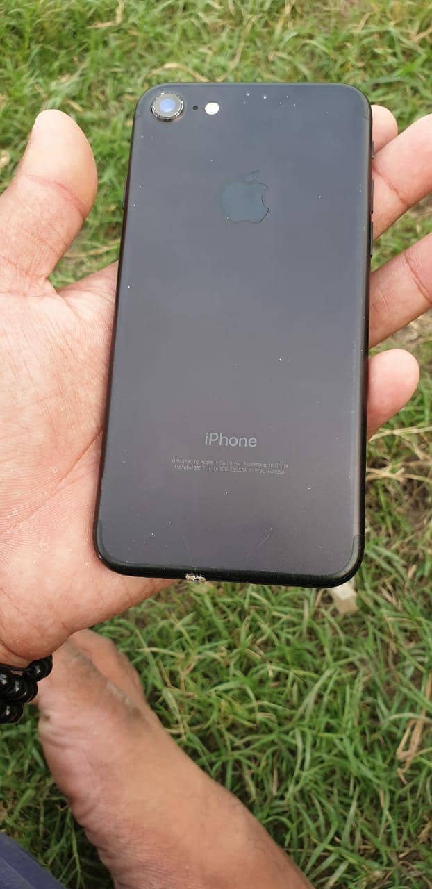 Apple iPhone 7 2