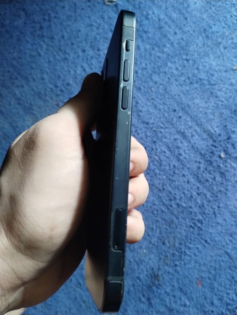 Apple iPhone 12 2