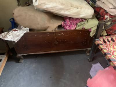 Singel bed urgent sell