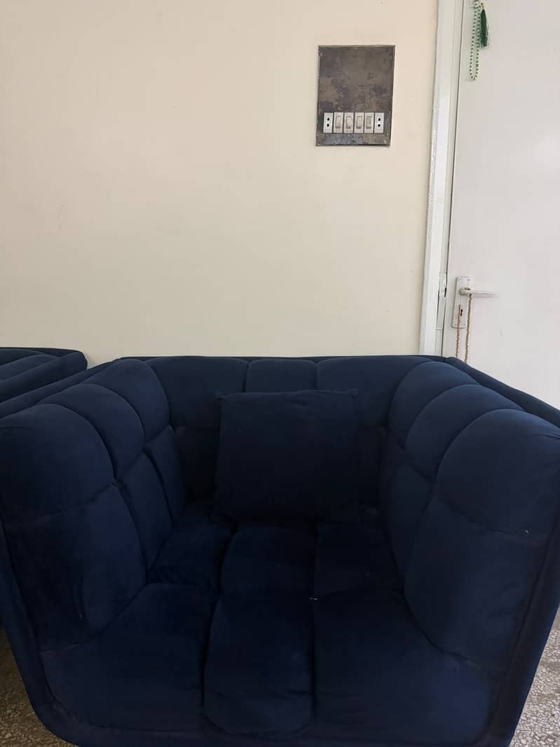 Velvet Sofa Set | 7 Seater | Sofas with centre table 5