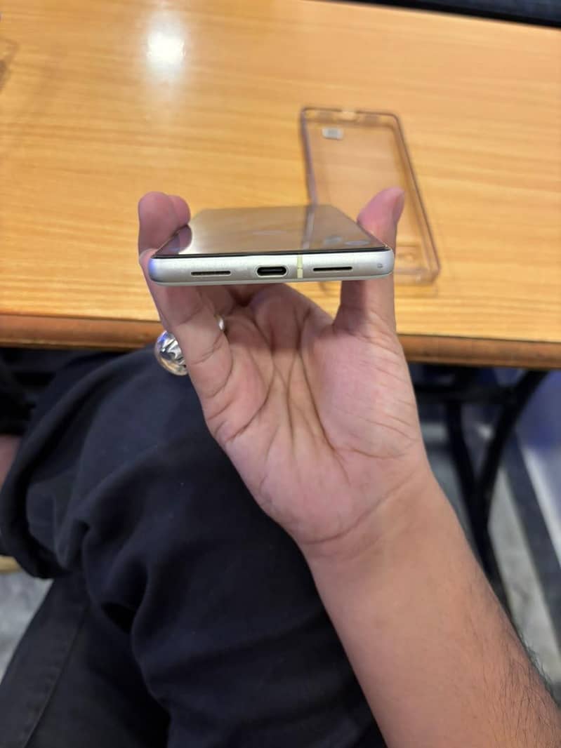 Google Pixel 7 4