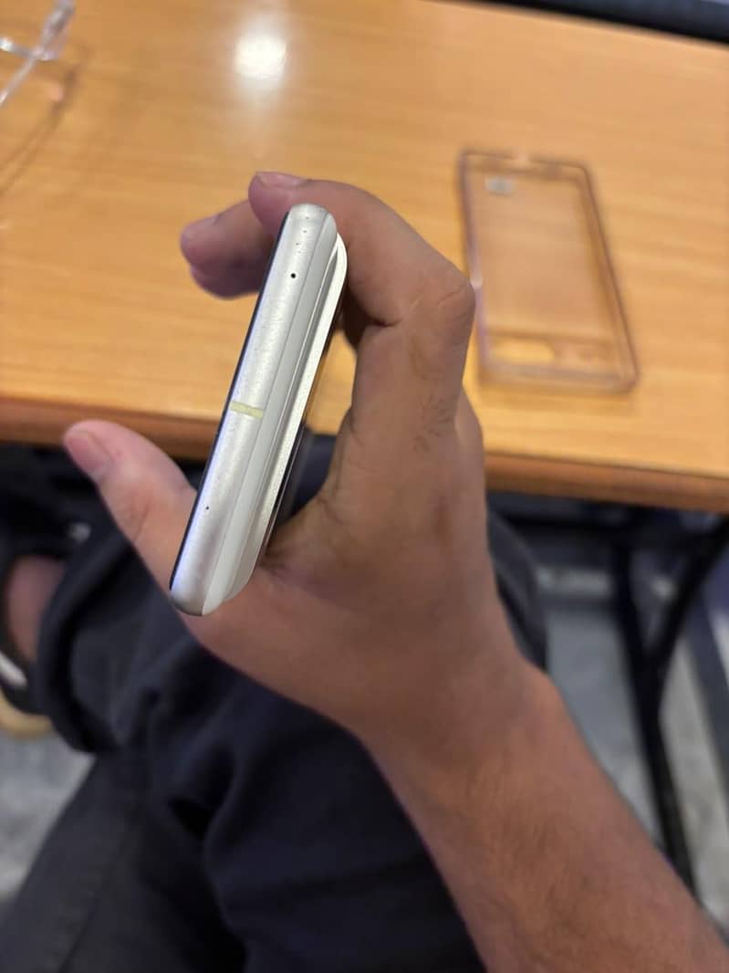 Google Pixel 7 3