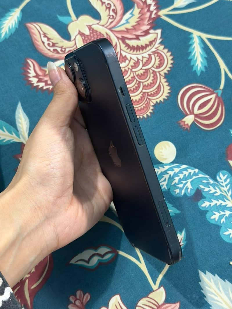 Apple iPhone 13 3