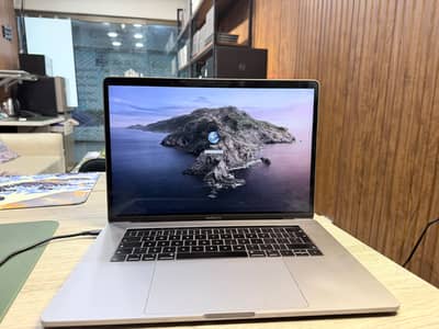 MacBook Pro 2019 16-Inch | 32GB RAM | 1TB SSD | 4GB Graphics | 10/10