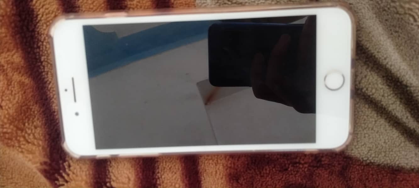 Apple iPhone 7 Plus 1