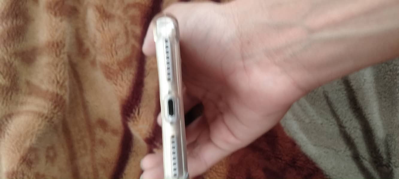 Apple iPhone 7 Plus 2