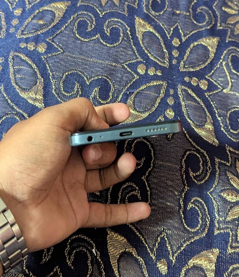 Tecno Spark 20 4