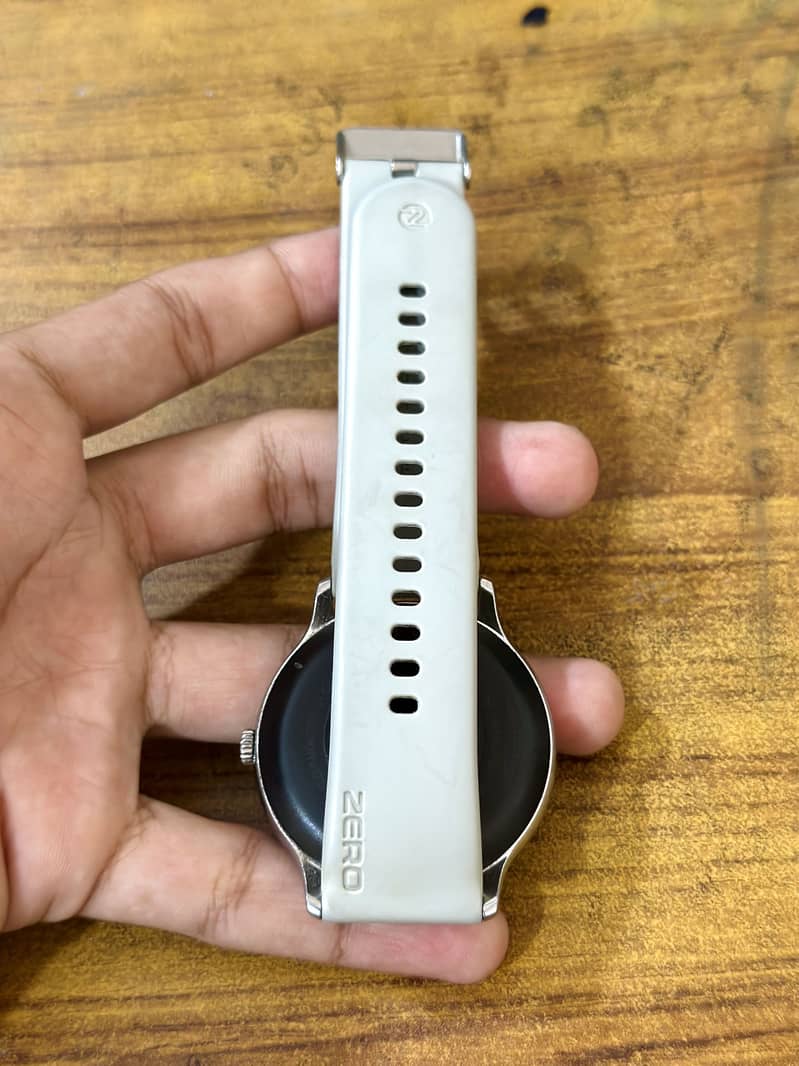 Luna Zero Watch 1