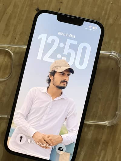 Apple iPhone 13