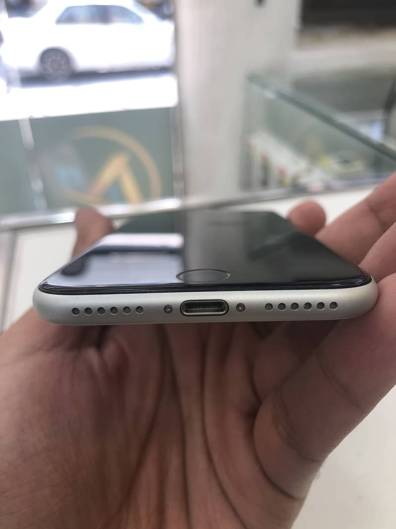 Apple iPhone SE 1
