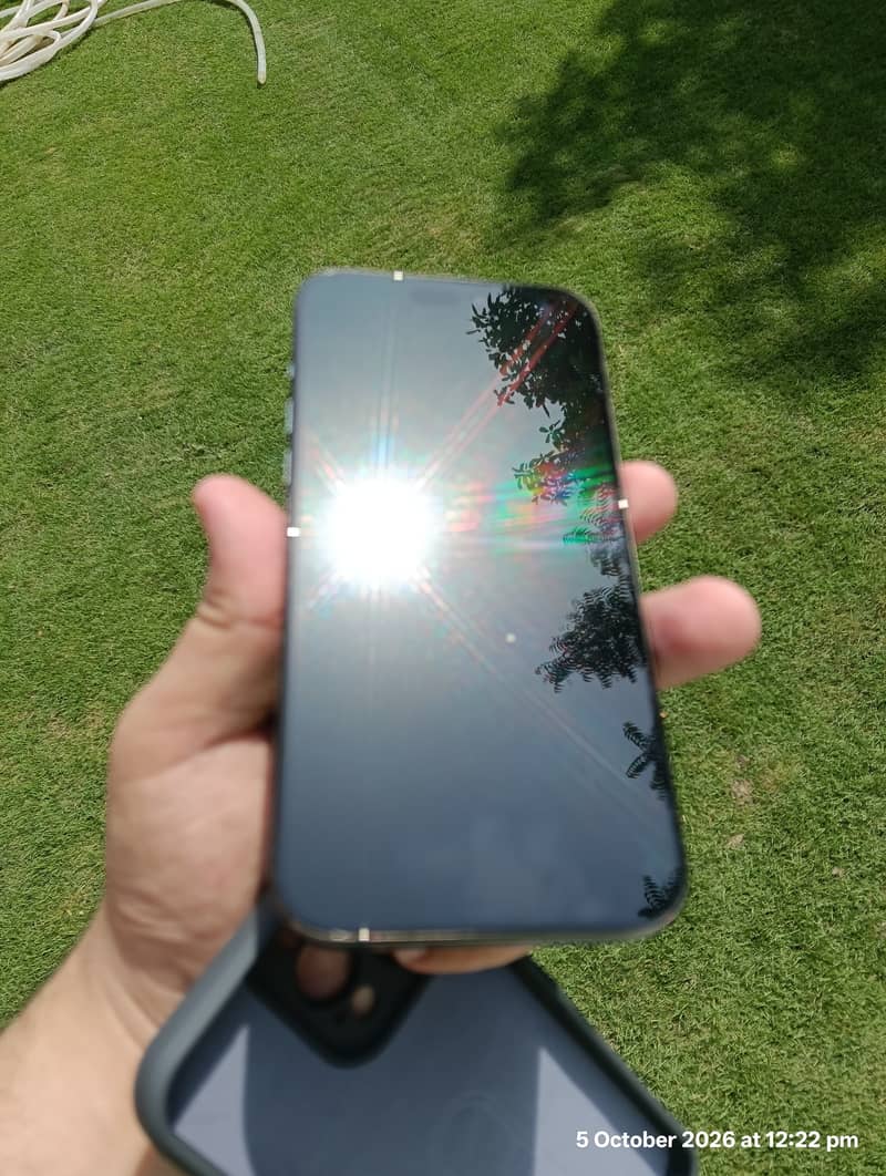 Apple iPhone 15 Pro Max 9
